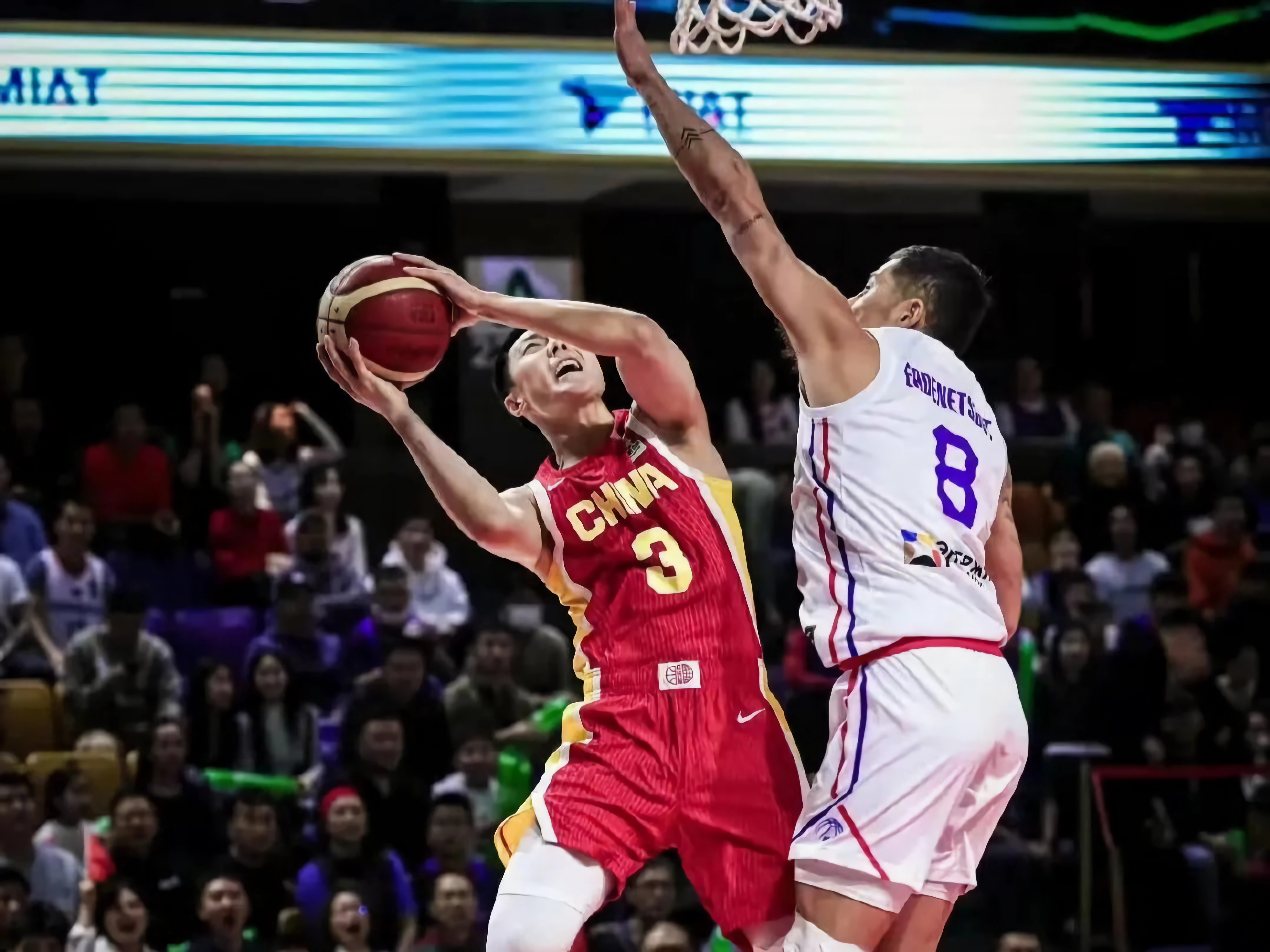 今晨北京首钢篮板制胜:欧篮联节点到来,赛场秩序良好,训练强度明显提升 今晨北京首钢篮板制胜:欧篮联节点到来,赛场秩序良好,训练强度明显提升