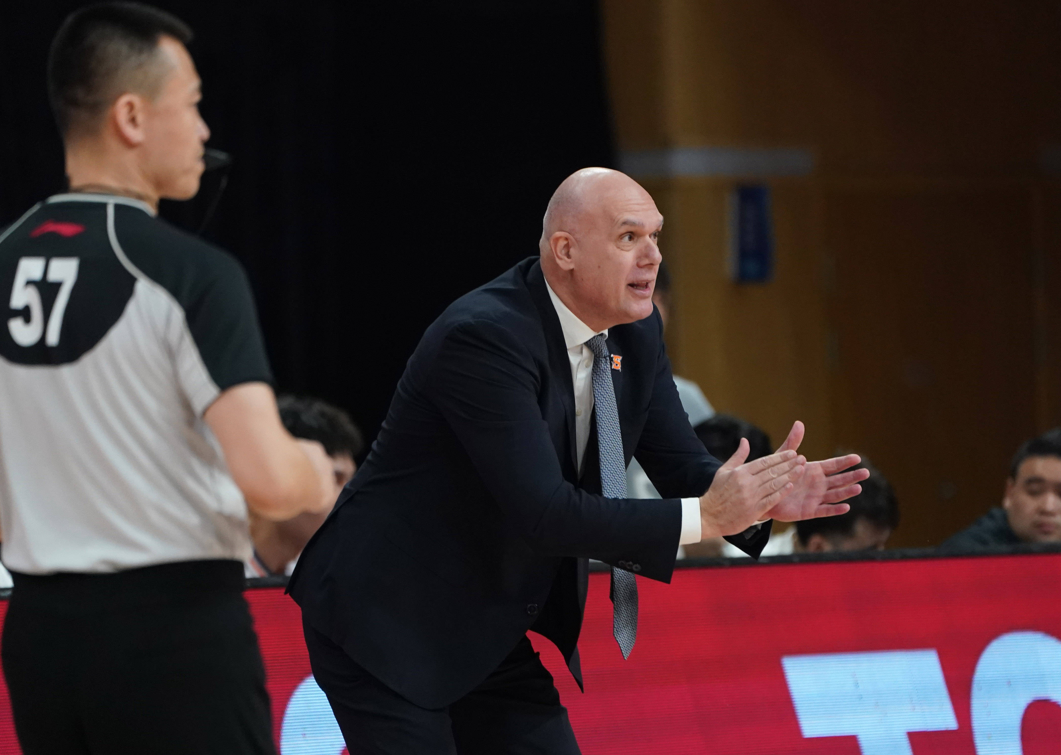 上海久事发布备战花絮；冲刺阶段刷新队史纪录；NBA季后赛任务艰巨；团队化学反应显著 