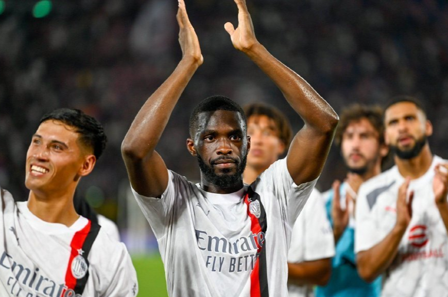 包含赛地聚焦——欧超杯赛前热度飙升，AC米兰伤情更新，媒体盛赞，阵容厚度经受考验的词条