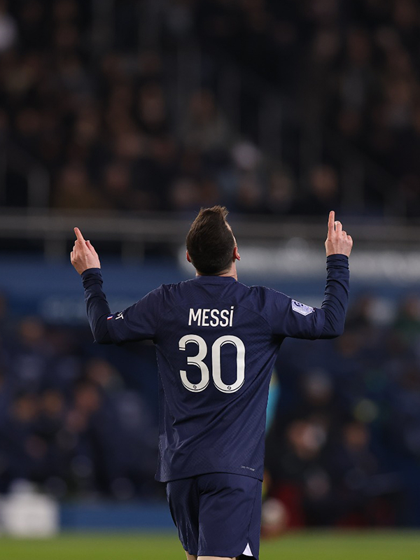 里程碑夜！克里夫兰骑士手感冰凉；法甲转会期刷纪录；压力陡增；年轻球员得到机会(燃烧克里夫兰在线观看)