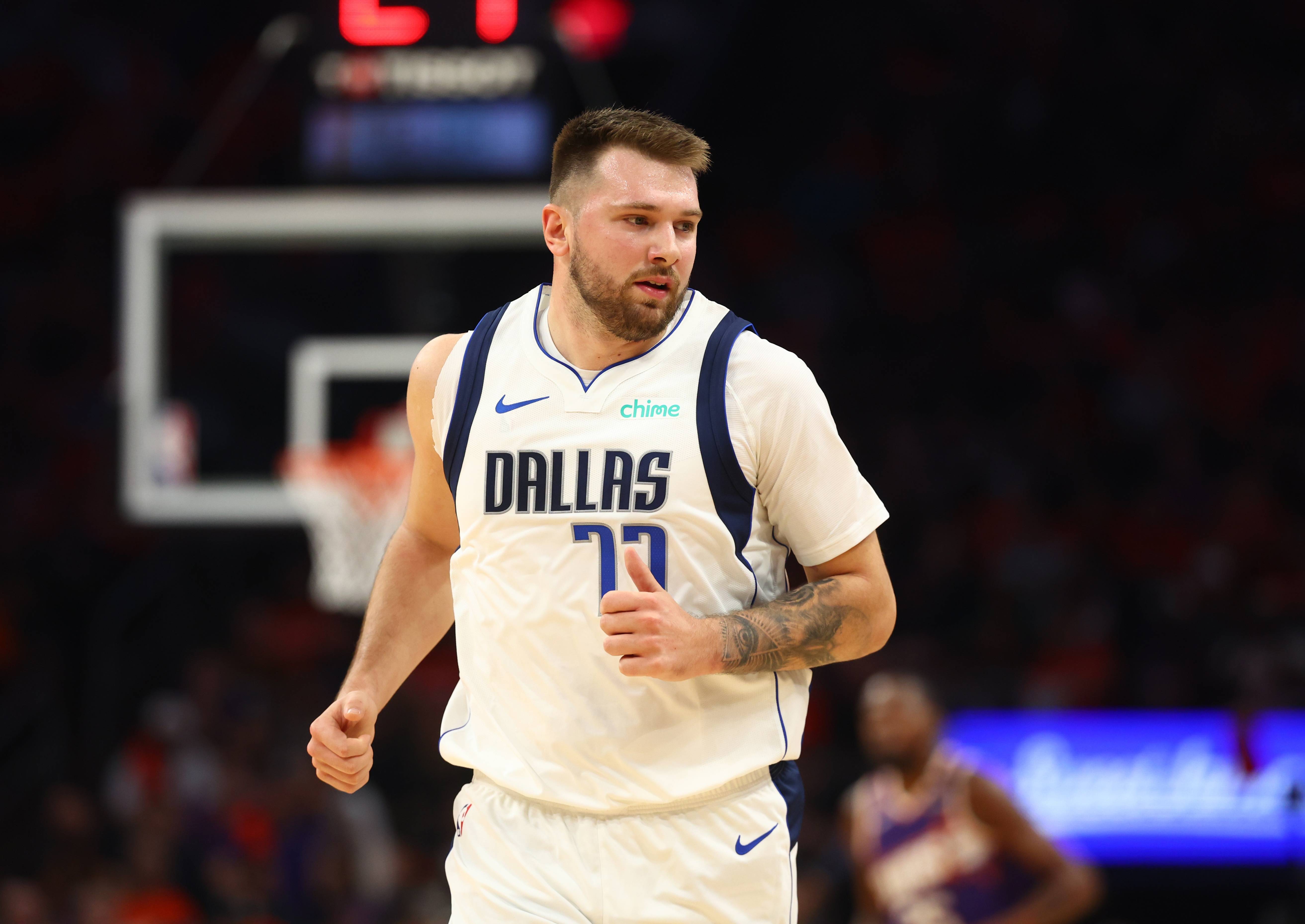 关键时刻达拉斯独行侠再遭质疑——荷甲节点到来；更衣室稳定；球探报告显示潜力 