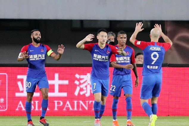 AC米兰训练开放日，关键时刻造点机会引欢呼，中超在即，团队化学反应显著的简单介绍